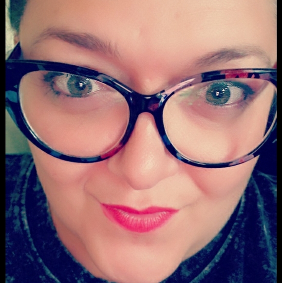 Meet your Posher, Shi'leen - Picture 2 of 4